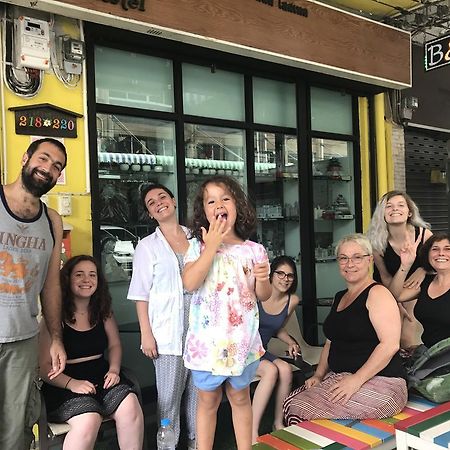 Tiger Lily Hostel Bangkok Eksteriør billede