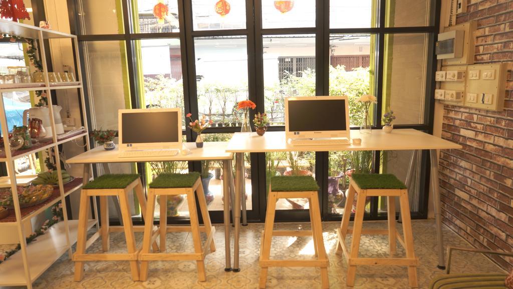 Tiger Lily Hostel Bangkok Eksteriør billede