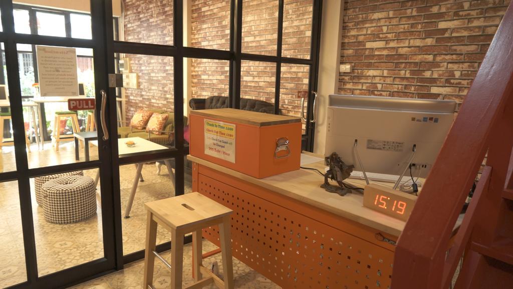 Tiger Lily Hostel Bangkok Eksteriør billede