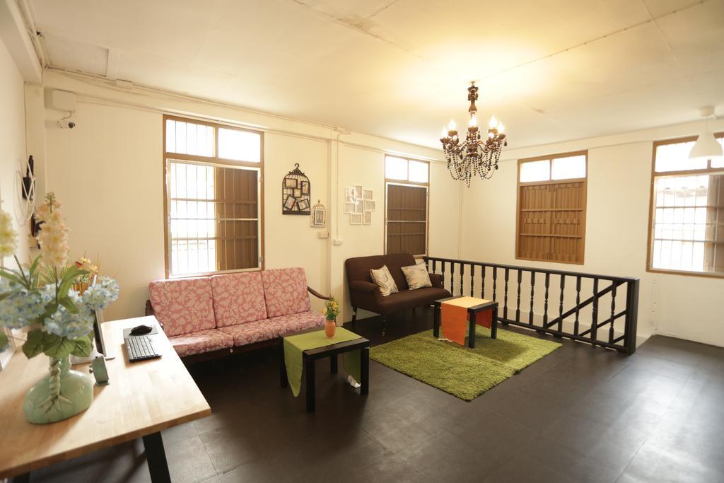 Tiger Lily Hostel Bangkok Eksteriør billede