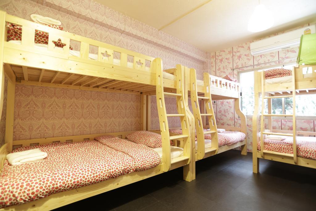 Tiger Lily Hostel Bangkok Værelse billede
