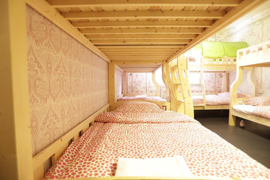 Tiger Lily Hostel Bangkok Værelse billede