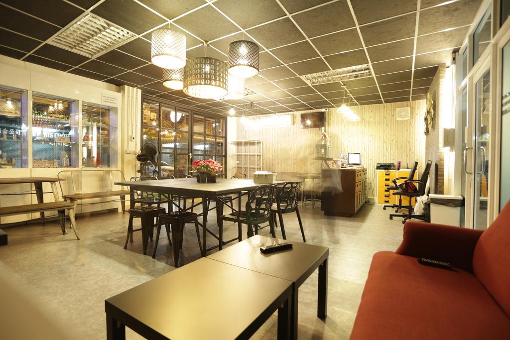 Tiger Lily Hostel Bangkok Eksteriør billede